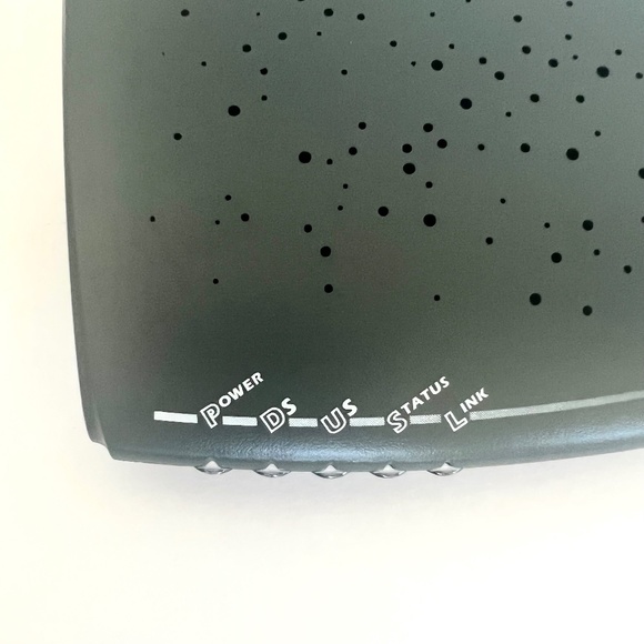 ZyXEL Cable Modem - Picture 3 of 5